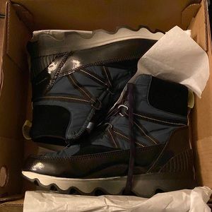 *Brand New* (w/ tags) Women’s Sorel Boots